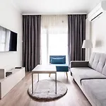 Golden Skyline - Mennica - Panoramic View Apartment