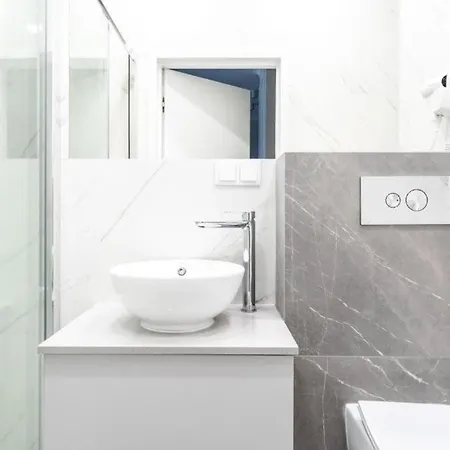 Golden Skyline - Mennica - Panoramic View