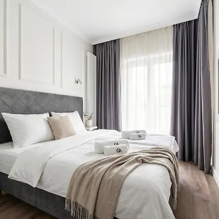 Golden Skyline - Mennica - Panoramic View Apartment Warsaw