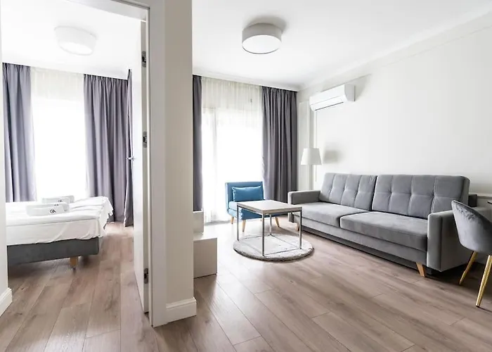 Golden Skyline - Mennica - Panoramic View Apartman Varsó