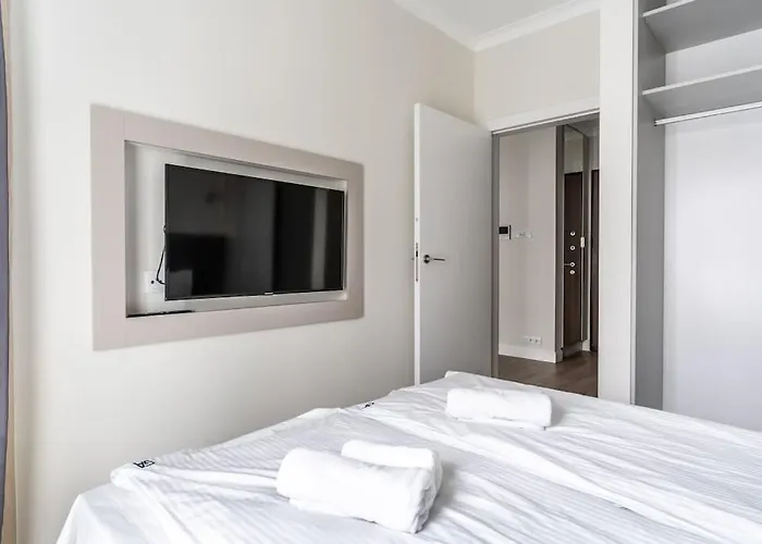 Golden Skyline - Mennica - Panoramic View Varsó