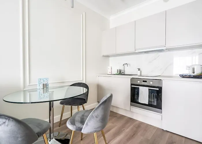 Golden Skyline - Mennica - Panoramic View Apartman Varsó