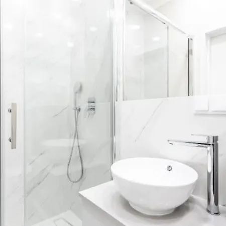 Golden Skyline - Mennica - Panoramic View 바르샤바